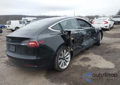 2020 Tesla Model 3 Standard Range Plus Rear-Wheel Drive/Standard Range Rear-Wheel Drive z USA, uszkodzony, nr VIN 5YJ3E1EA4LF792925